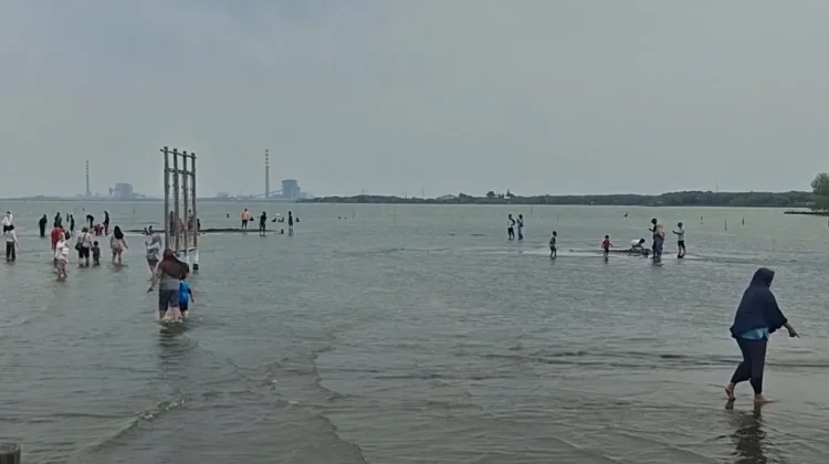 Pantai Landai dan Spot Foto Jadi Daya Tarik Wisata Bahari Kejawanan Cirebon