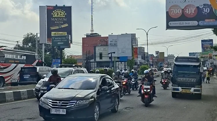 Arus Balik H+2 Lebaran di Jalur Arteri Pantura Cirebon Kedawung Ramai Lancar
