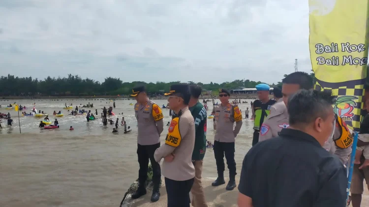 Kapolres Indramayu Pantau Keamanan Wisata Balongan Indah Dua