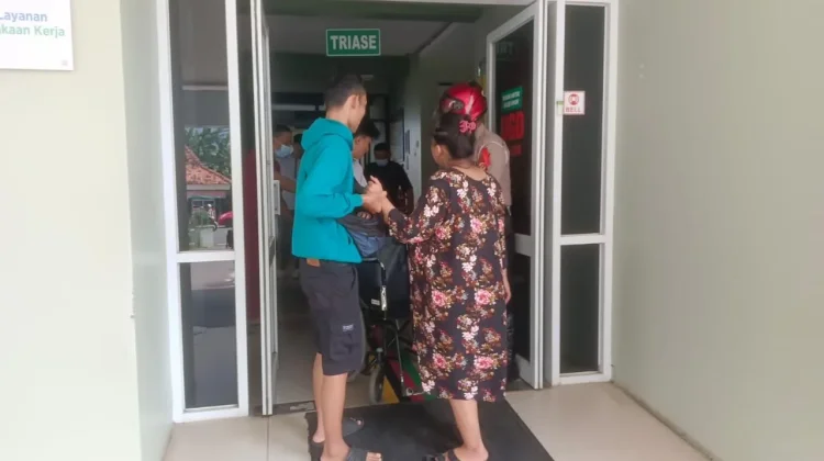 Polantas Polres Kuningan Sigap Kawal Ibu Hamil Melahirkan