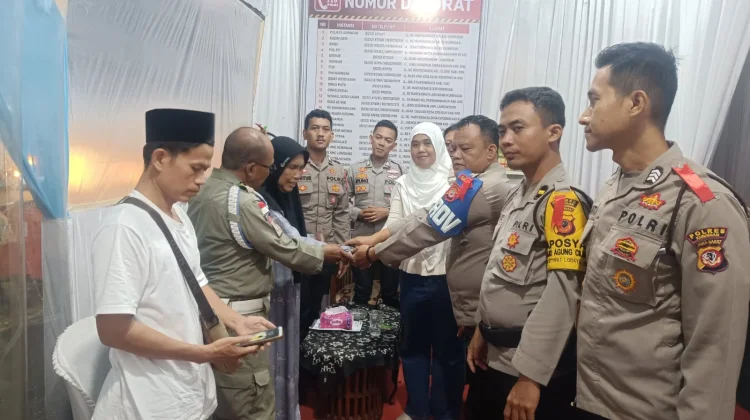 Momen Haru Arus Balik, Lansia Dipertemukan Kembali Keluarga