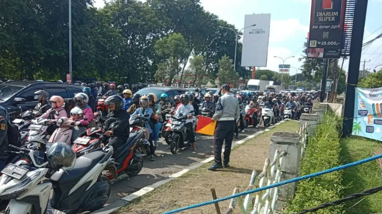 H+3 Lebaran, 93 Ribu Kendaraan Padati Jalur Arteri Kota Cirebon