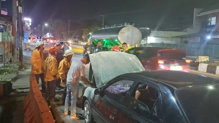 Mobil Terbakar di Kedawung, Polisi Imbau Pemudik Cek Kondisi Kendaraan