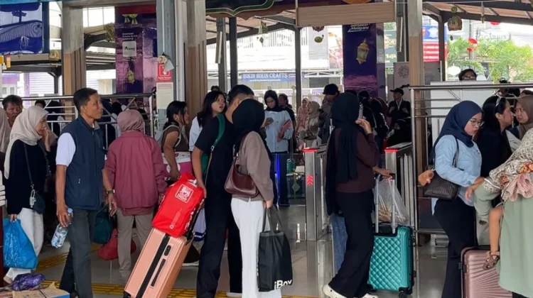 KAI Daop 3 Cirebon Layani 273 Ribu Pelanggan, Ketepatan Waktu Capai 100 Persen