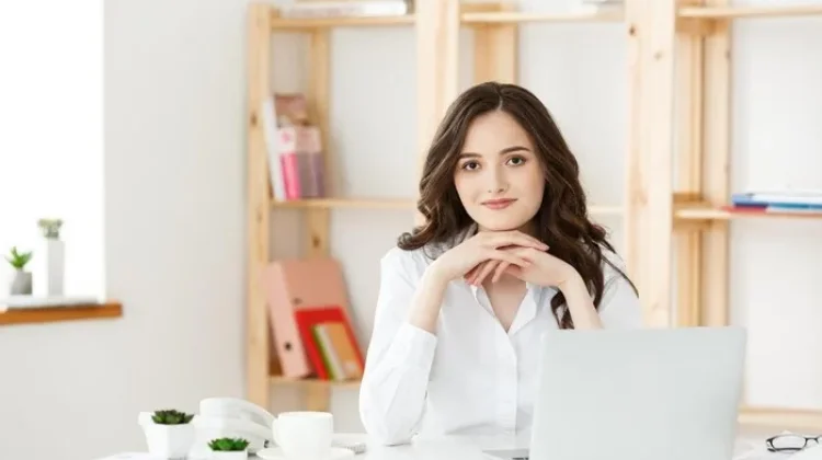 Ciri Orang yang Datang Lebih Awal ke Kantor