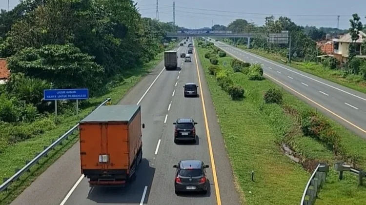 Arus Balik Tol Palikanci KM 202 Ramai Lancar