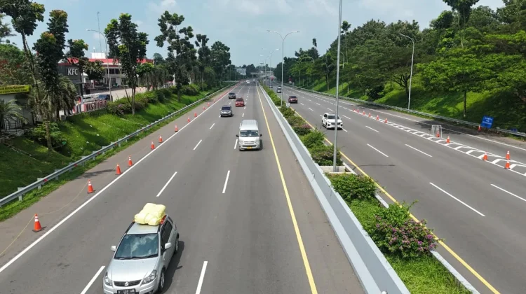 Ingin Ganti Jalur, Pengendara Keluar di Gerbang Tol Terdekat