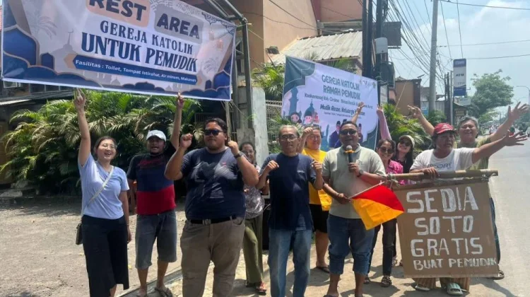 Gereja Katolik St. Paska Kristus Losari Sediakan Posko Arus Balik bagi Pemudik