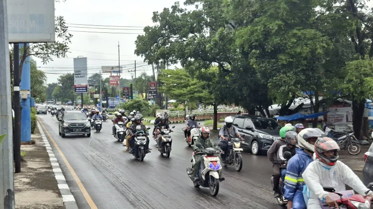 110 Ribu Kendaraan Masih Lintasi Cirebon saat Arus Balik