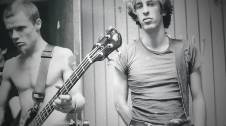 Flea Terharu dengan Dokumenter Hillel Slovak