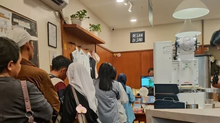 Fenomena Jasa Antre: antara Kebutuhan dan Gaya Hidup