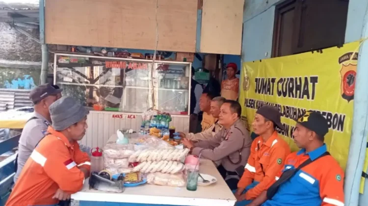 Polsek Pelabuhan Cirebon Gelar Jumat Curhat Serap Aspirasi Warga