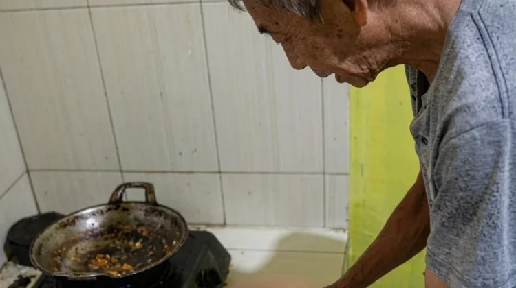 Warga Binaan Ciptawening Kuningan Bertahan Hidup Dengan Singkong