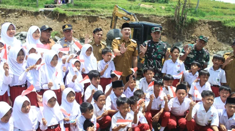 Wabup Majalengka: Jembatan Garuda TNI Kunci Pemulihan Akses dan Ekonomi Warga