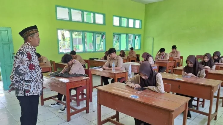 MAN 2 Cirebon Gelar Ujian Madrasah Berbasis Digital, Libatkan 472 Siswa Kelas XII