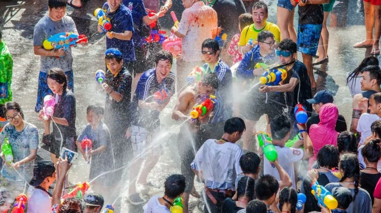 Basah-Basahan di Perayaan Songkran