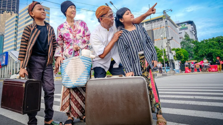 Liburan tanpa Uang Tunai: Praktis tapi Bikin Boros