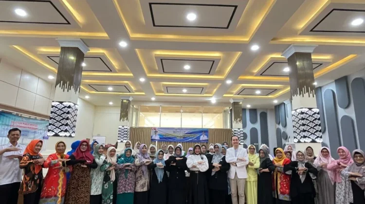 Perempuan Cirebon Didorong Kuasai Public Speaking