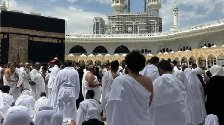 Jemaah Haji Kloter 13 Kabupaten Cirebon Berangkat Sesuai Jadwal