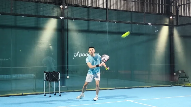 Olahraga Padel Kini Bisa Dinikmati di Kuningan