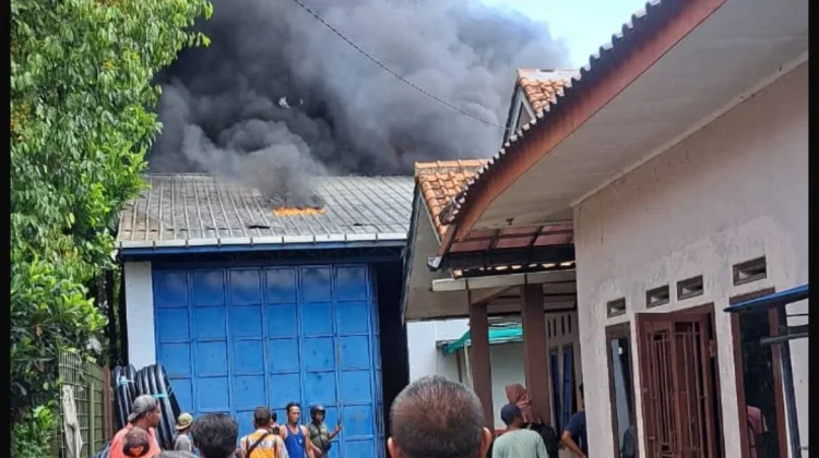 Gudang Instalasi PDAM di Cirebon Terbakar, Kerugian Rp1 M