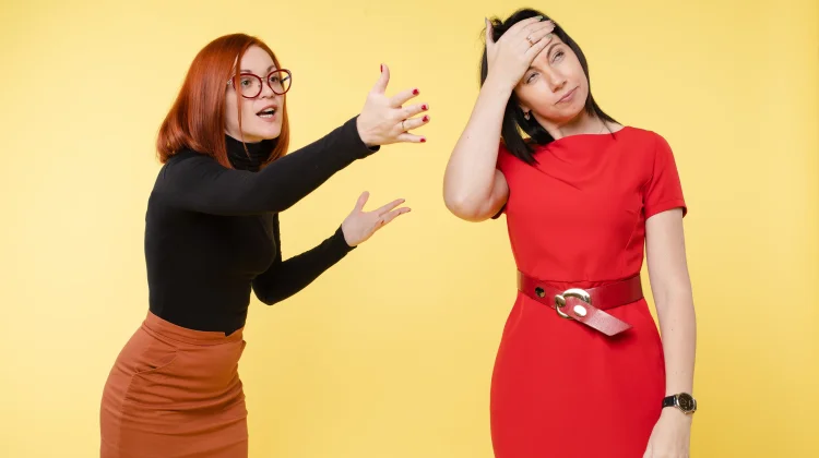 Kenali Ciri Teman Toxic yang jadi Sumber Stres
