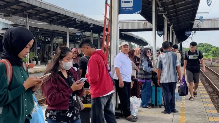 Dorong Mobilitas Hijau, KAI Daop 3 Cirebon Perkuat Layanan dan Ketepatan Waktu
