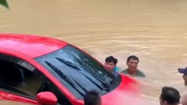 Luapan Sungai Cibanoang Picu Banjir di Kroya Indramayu