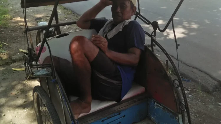 Becak Indramayu Kian Tersisih di Era Modern