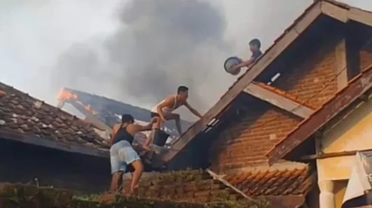 Kebakaran Rumah di Plumbon Cirebon, Kerugian Rp50 Juta
