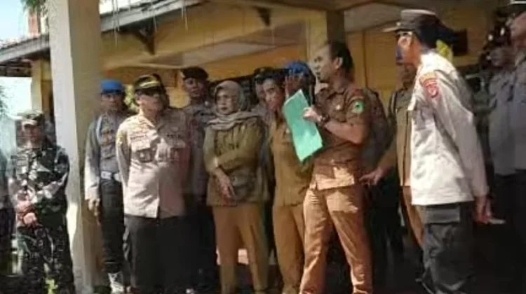 Aksi Warga Dipicu Isu Dana Desa, Kuwu Kalimanggis Kulon Mundur