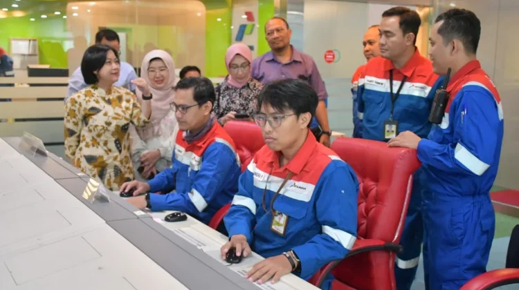 Direktur SDM Pertamina Patra Niaga Tinjau Ruang OTS Kilang Balongan