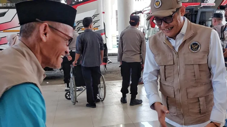 445 Jemaah Kloter Perdana Masuk Asrama Haji Indramayu