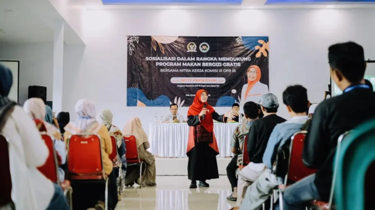 Komisi IX DPR RI Sosialisasikan MBG di Cirebon