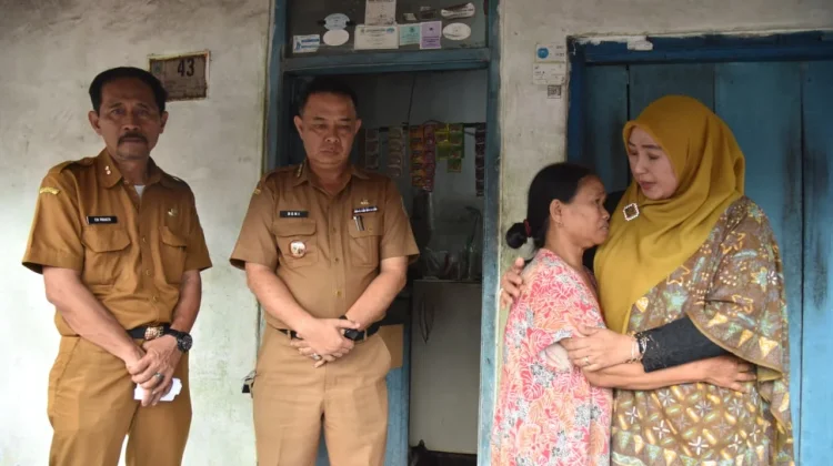 Wabup Kuningan Tinjau Rutilahu Milik Warga di Kelurahan Kuningan
