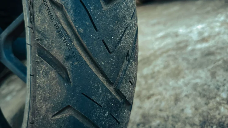 Kenali 4 Tanda Ban Motor Harus Segera Diganti