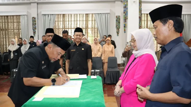 Wali Kota Cirebon Resmi Lantik Edi Siswoyo Jadi Pj Sekda