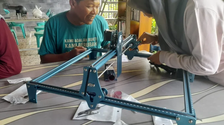 FKDC Fasilitasi Mesin Laser untuk Perkuat Daya Saing UMKM Difabel