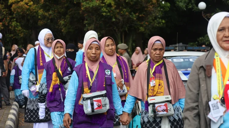 Bupati Kuningan Lepas 445 Jemaah Haji, Imbau Jaga Kesehatan