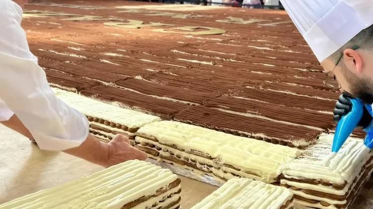 Rekor Tiramisu Terpanjang Dunia Tercipta di London