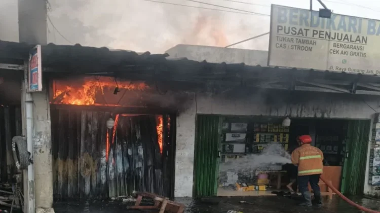 Kebakaran Rumah dan Bengkel di Cirebon, Kerugian Rp70 Juta