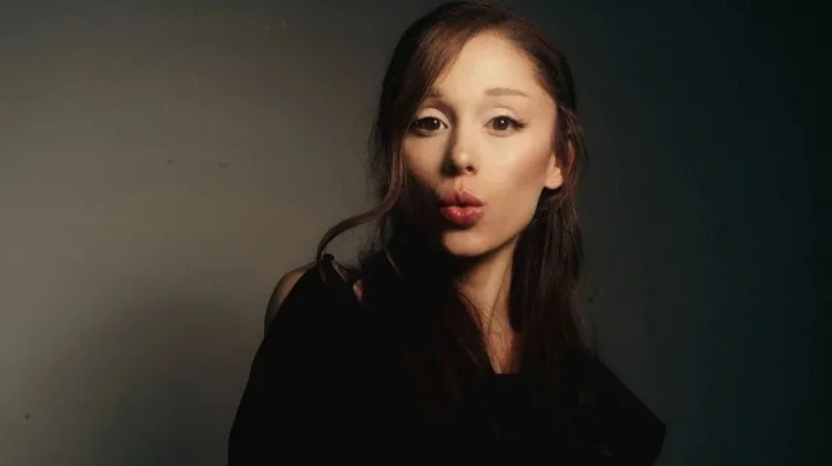 Ariana Grande Umumkan Album Baru “Petal”