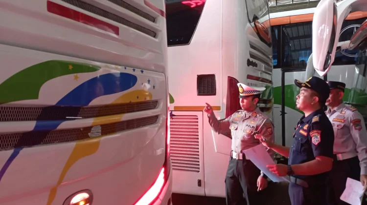 Polres Majalengka Ramp Check Bus Buruh ke Jakarta jelang May Day 2026