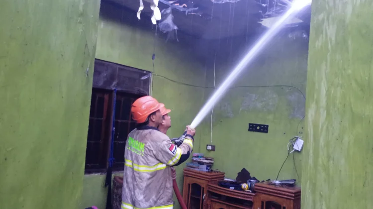 Rumah Warga di Anjatan Indramayu Hangus Terbakar