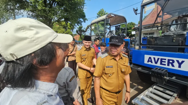 Pemkab Majalengka Perkuat Ketahanan Pangan, 69 Alsintan Diserahkan ke Petani