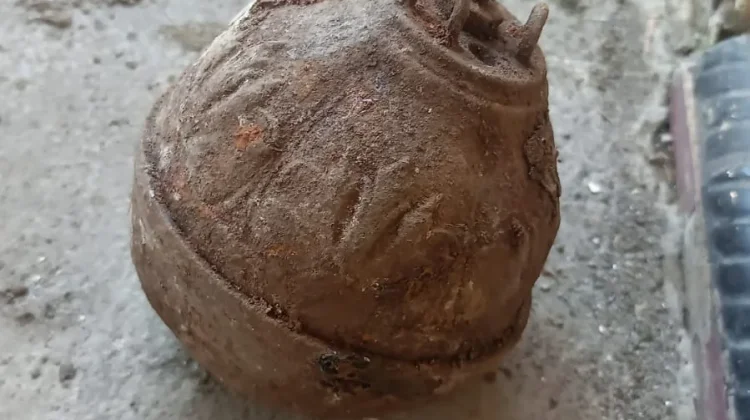 Gali Septic Tank, Warga Pancalang Temukan Granat Diduga Peninggalan Perang Dunia