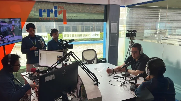 Kunjungi RRI Cirebon, Dave Laksono Komitmen Kawal Aspirasi Rakyat