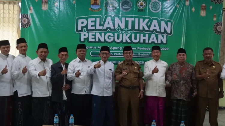 Penguatan Layanan Keagamaan, DKM Masjid Agung Sumber Dikukuhkan