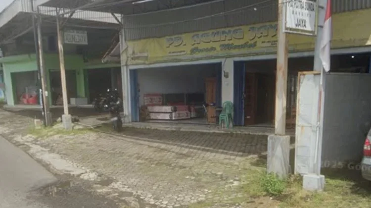 Usaha Meubel di Sekitar Bunut Dukupuntang Cirebon Terus Berkembang