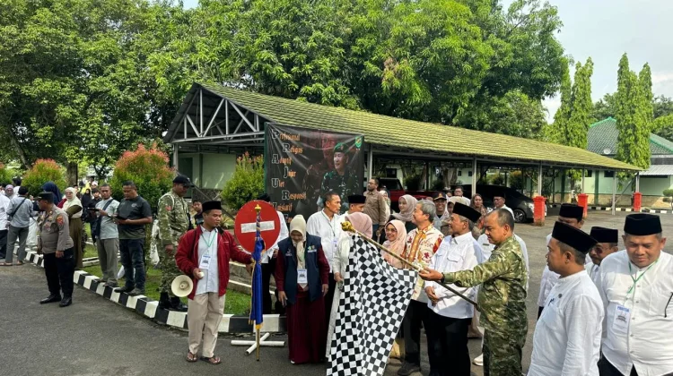 Pemkot Cirebon Lepas 280 Jemaah Haji Kloter 23 KJT ke Embarkasi